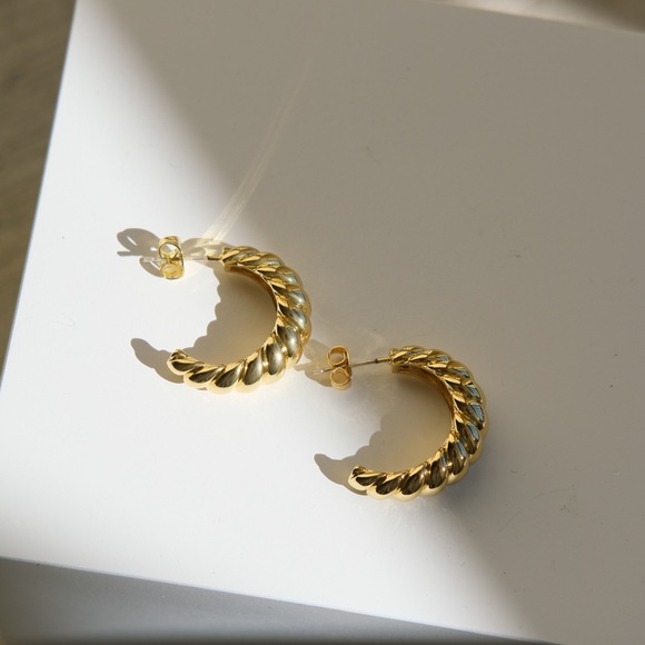 CLOSING SALE! 18K Gold Plated croissant medium Hoop Earrings - Picture 3 of 7